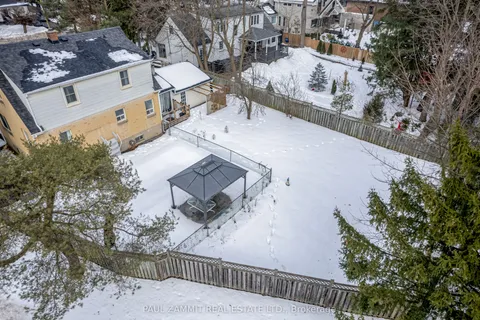 35 John Street, ON L3T 1Y1