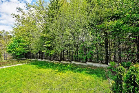 240 Conklin Crescent, ON L4G 0Z4