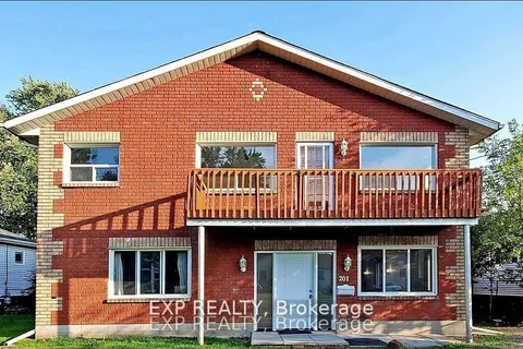 201 Garden Avenue, ON L4P 2L3