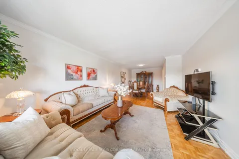 72 Ashburn Crescent, ON L4L 1G9