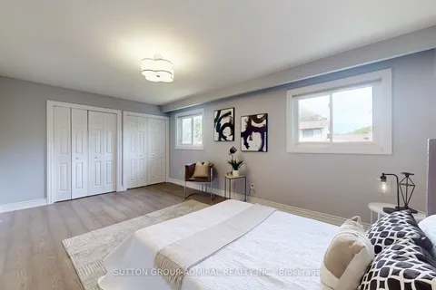 14 Thorny Brae Drive, ON L3T 3G4