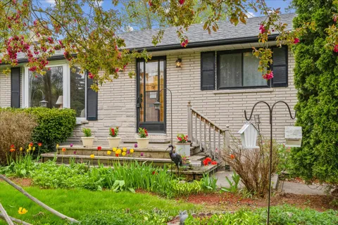 177 Frederick Street, ON L4P 2J2