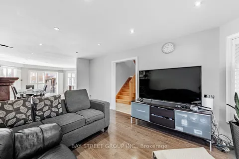 98 Royalpark Way, ON L4H 1J5