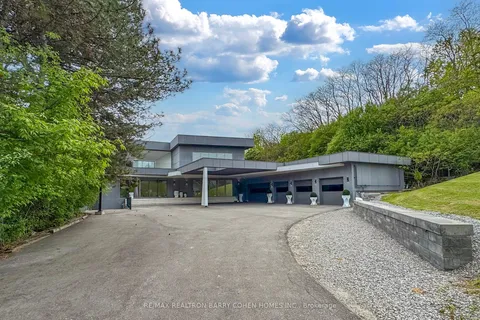 23 Hunters Glen Road, ON L4G 6W4