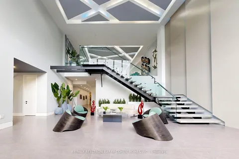 23 Hunters Glen Road, ON L4G 6W4