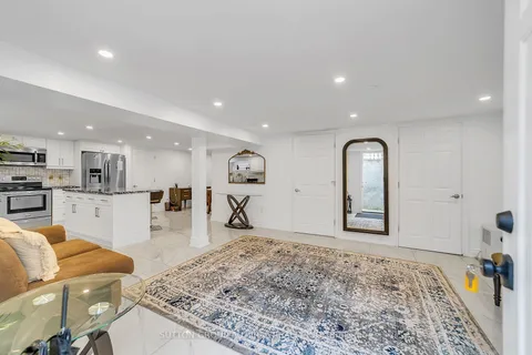 18166 Leslie Street, ON L9N 0M5