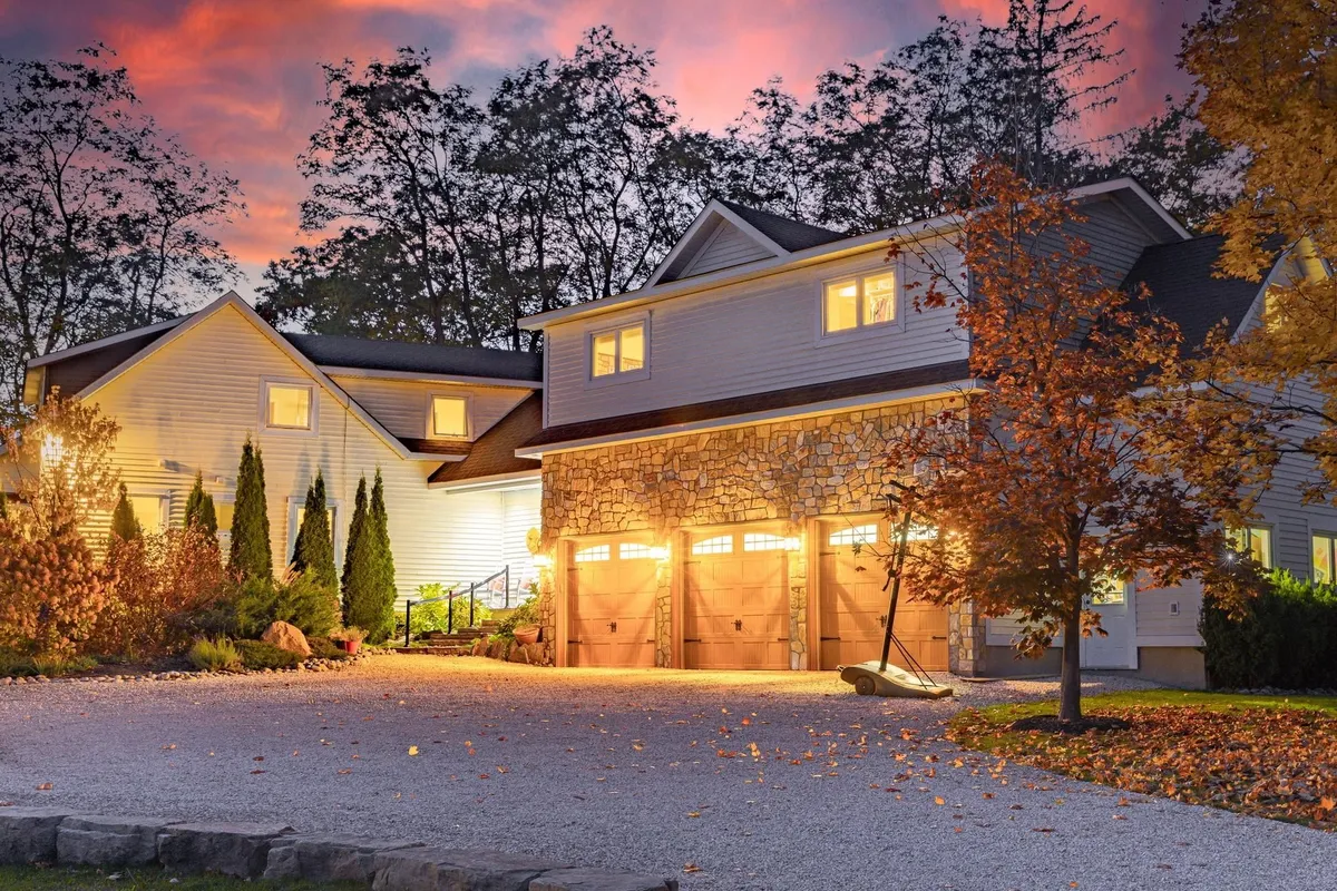 6 and 8 Macleod Estate Court, ON L4E 0B1