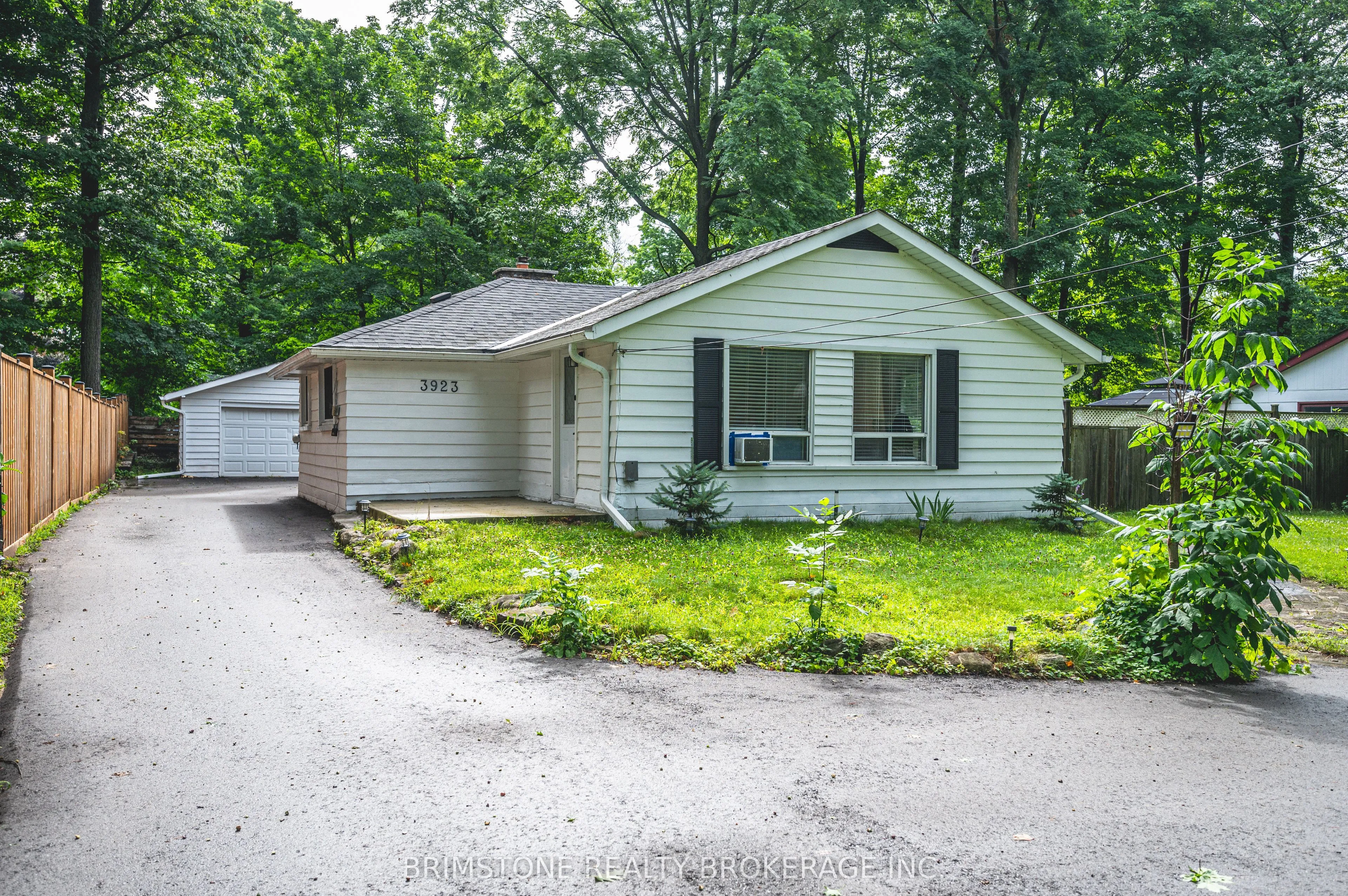 3923 Algonquin Avenue, ON L9S 2M3