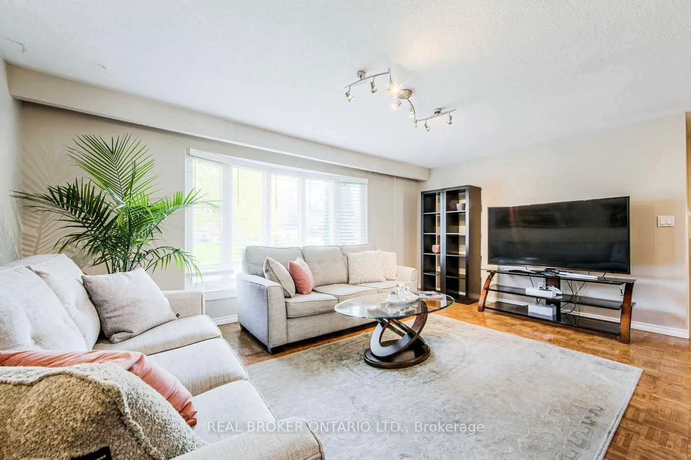 44 Mark Street, ON L4G 3J5