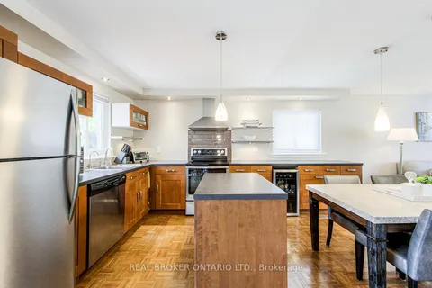 44 Mark Street, ON L4G 3J5