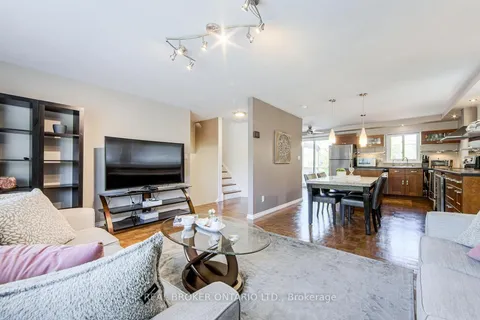 44 Mark Street, ON L4G 3J5