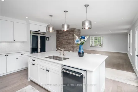 15 Laskay Lane, ON L7B 1K4