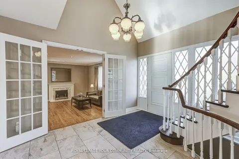 25 Alcaine Court, ON L3T 2G8