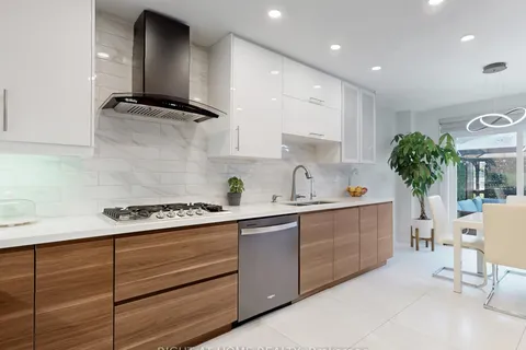 236 Karl Rose Trail, ON L3X 3J2