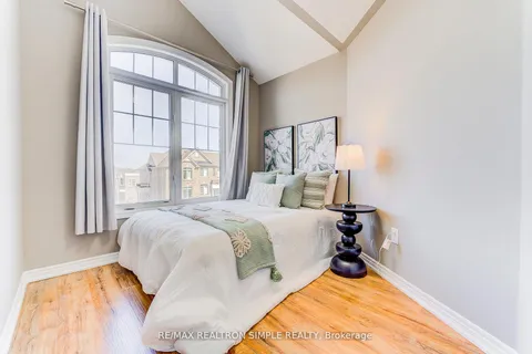 304 Delray Drive, ON L6E 0R1