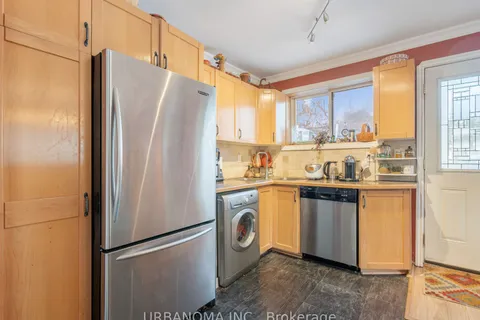 25 Algonquin Crescent, Aurora, ON L4G 3E6