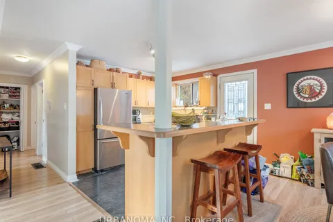 25 Algonquin Crescent, Aurora, ON L4G 3E6
