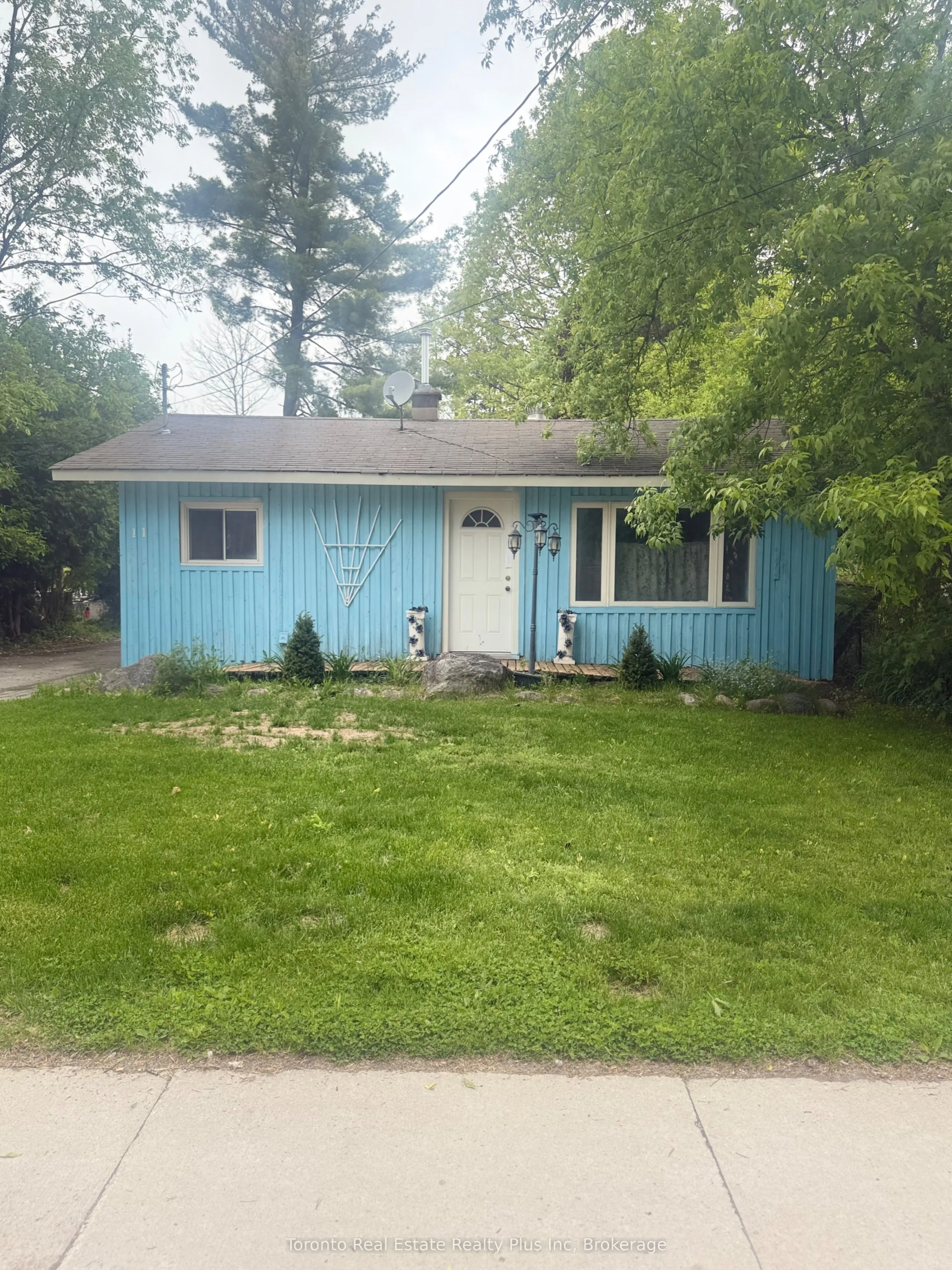 11 Cecil Street, ON L0M 1B3