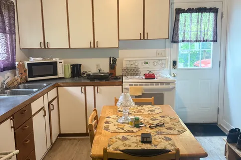 11 Cecil Street, ON L0M 1B3