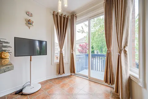 40 Pexton Avenue, ON L4E 4Y4