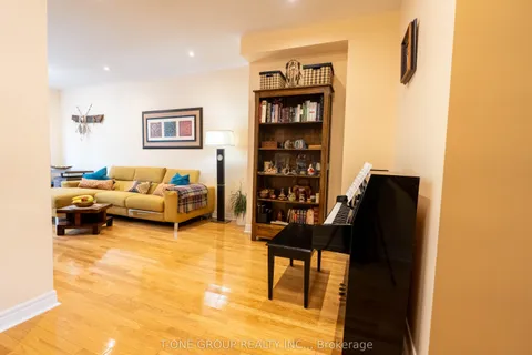 Unit 14 - 8 Townwood Drive, Richmond Hill, ON L4E 4X9