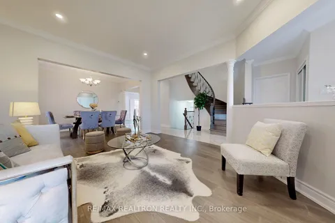 7 Jaguar Gate, Richmond Hill, ON L4S 1T7