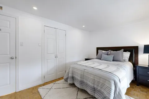 4 Kitsilano Crescent, ON L4C 5A5