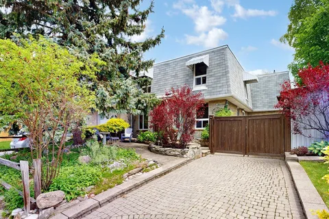 4 Kitsilano Crescent, ON L4C 5A5