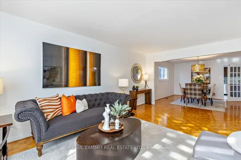 16 Parklawn Crescent, Markham, ON L3T 6X1