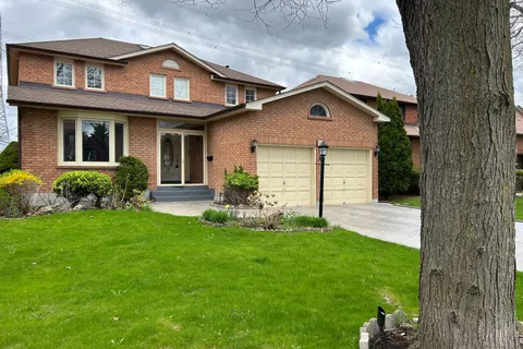 16 Parklawn Crescent, Markham, ON L3T 6X1