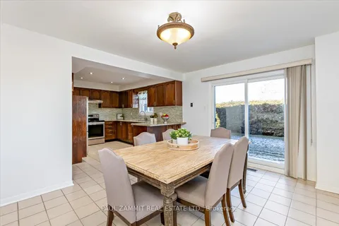 16 Parklawn Crescent, Markham, ON L3T 6X1