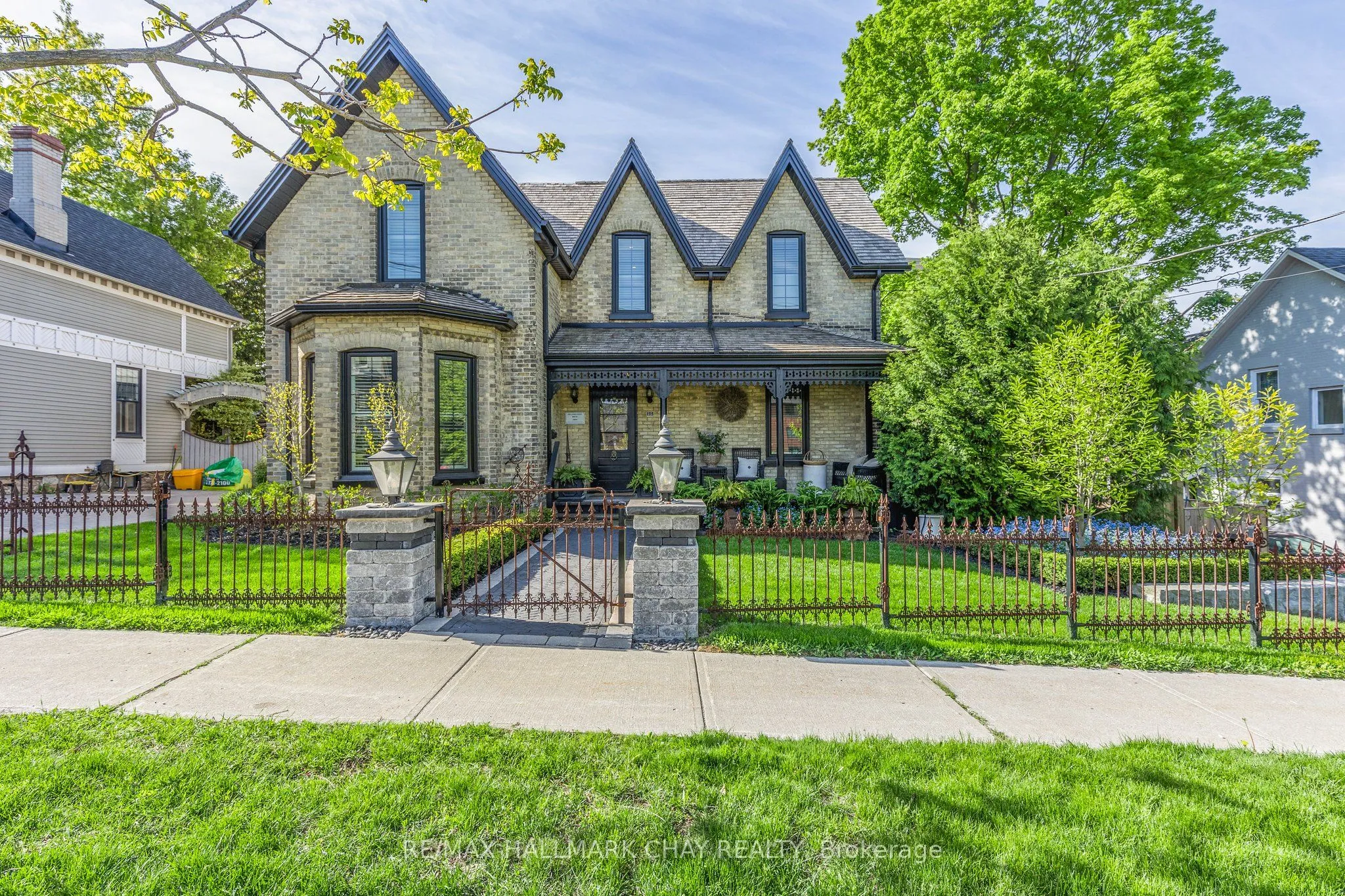 11 Catherine Avenue, ON L4G 1K4