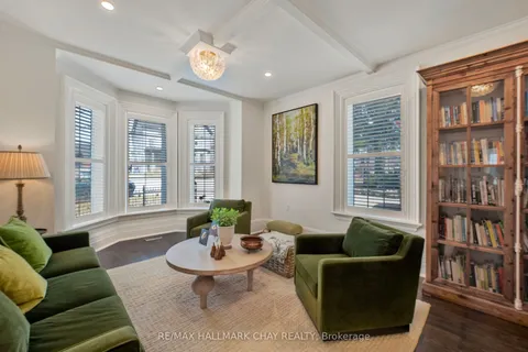 11 Catherine Avenue, ON L4G 1K4