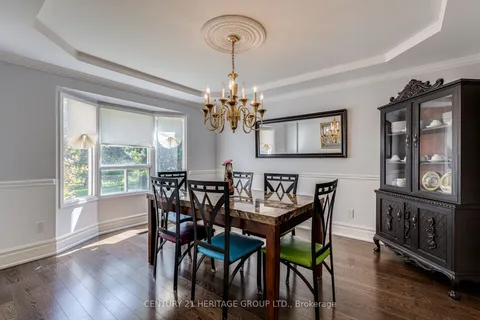 82 Rhodes Circle, ON L3X 1V2