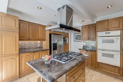 82 Rhodes Circle, ON L3X 1V2