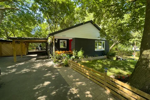 757 Srigley Street, ON L3Y 1X6