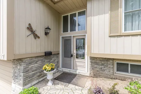 817 Elgin Street, ON L3Y 3B9