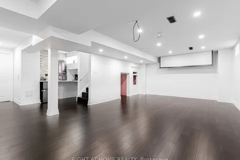 214 Stevenson Crescent, ON L3Z 0T1