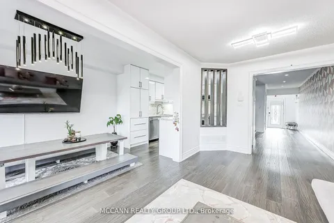 93 Revelstoke Crescent, ON L4B 4T4