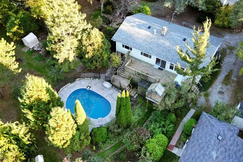 40 Riverglen Drive, ON L4P 2R1