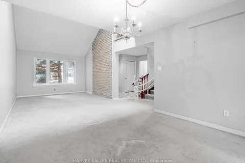 18 Finlayson Court, ON L4J 3B8