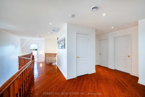 27 Ormsby Court, ON L4B 4P8