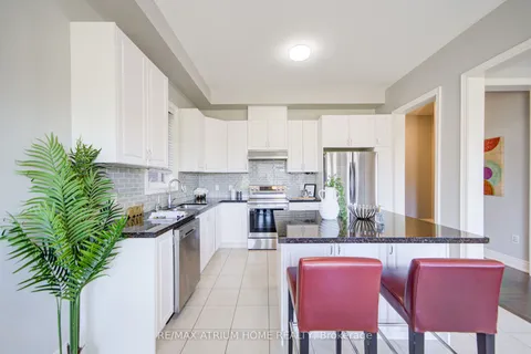 127 Maple Ridge Crescent, Markham, ON L6E 1T9