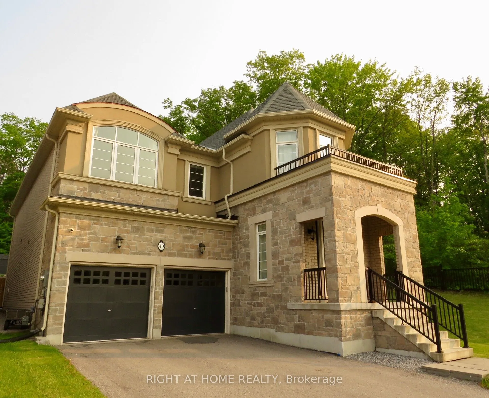 40 Forest Edge Crescent, East Gwillimbury, ON L9N 0S6