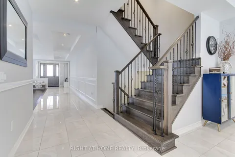 40 Forest Edge Crescent, East Gwillimbury, ON L9N 0S6