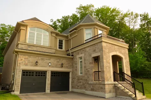 40 Forest Edge Crescent, East Gwillimbury, ON L9N 0S6