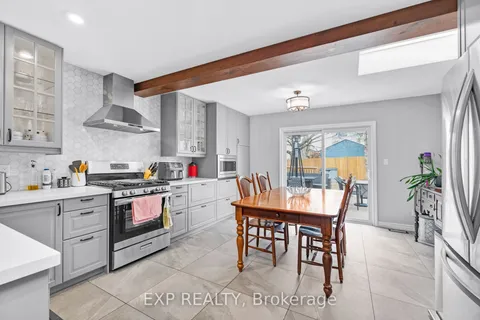 93 Lundy's Lane, Newmarket, ON L3Y 3R9