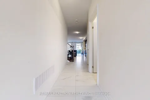 6 Reign Lane, ON L3S 0E8
