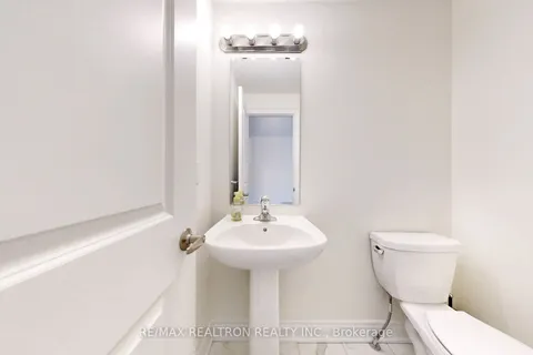 6 Reign Lane, ON L3S 0E8