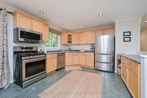 44 Pine Park Boulevard, ON L0M 1J0
